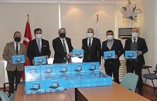 Salihli Ticaret Borsası’ndan eğitime tablet desteği