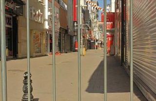 Samsun kısıtlamaya uydu, cadde ve sokaklar boş...