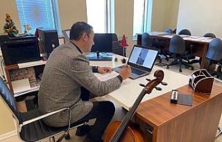 Sanat Akademisi öğrencileri eğitimlerine online...