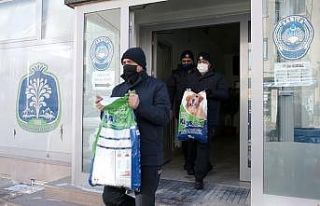 Sandıklı’da sokak hayvanları unutulmadı