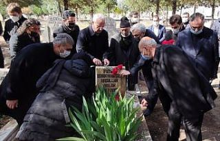 Şanlıurfalı Bestekar Abdullah Balak mezarı başında...