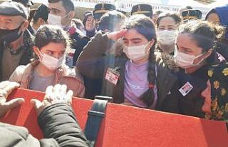 Şehit babaya kızından son ‘selam’