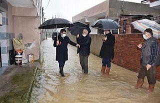 Şehzadeler’deki su taşkınına anında müdahale...
