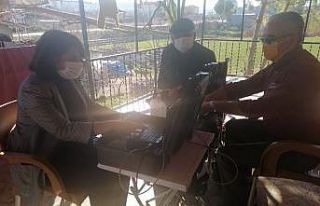 Selendi’de ’Adreste nüfus hizmeti’ devam ediyor