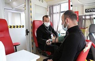 Serdivan’dan kan bağış kampanyasına destek
