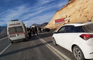 Siirt’te lastiği patlayan araç takla attı: 2’si...