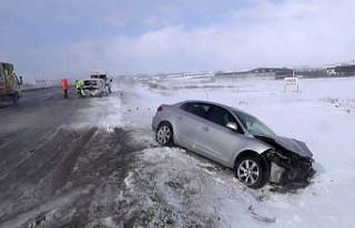 Silivri E-5 karayolunda 7 aracın karıştığı zincirleme...