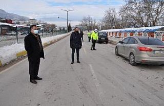 Simav’da çakarlı araç denetimi