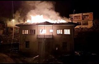 Sındırgı’da çıkan yangında bir ev kullanılamaz...