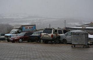 Sinop’ta kaporta ve boyacıların yoğun kar mesaisi