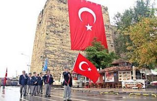 Sinop’ta Kıbrıs gazisi kestiği ağacın altında...