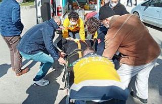 Sinop’ta motosiklet yayaya çarptı: 1 yaralı
