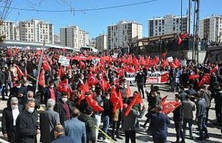 Şırnak kırmızı beyaza büründü, vatandaşlar...