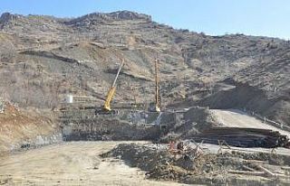 Şırnak-Van karayolu yapımına tekrar başlandı