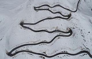 Şırnak’taki 2 bin 230 rakımlı Tanin Geçidinde...