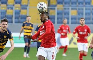 Sivasspor’da Kayode sakatlandı