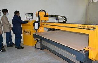 Siverek’te öğrenciler 10 ton dezenfektan üretti