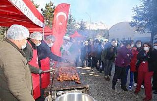 Sivrihisar Belediyesi’nden sağlıkçılara moral...