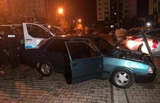 Sokağa çıkma yasağında polisten kaçan ehliyetsiz...