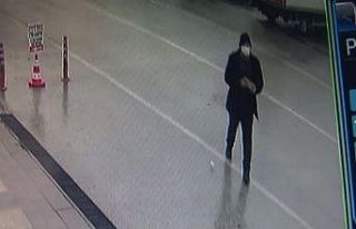 Sokak sokak aradığı altınlarına haberlerde görünce...