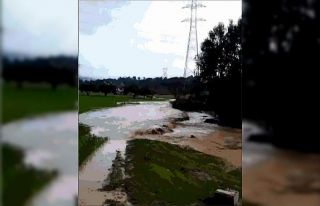 Soma’da şiddetli yağış nedeniyle evleri su bastı