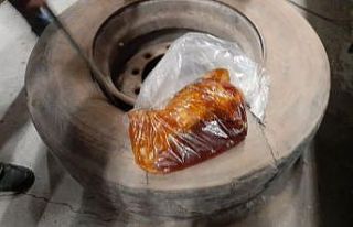 Stepne lastik içinde 176 kilogram kaçak bal ele...