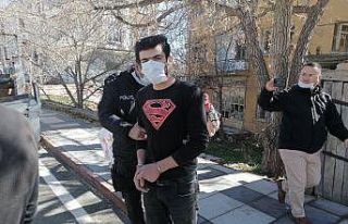 Suç üstü yakalandılar “Bir şey çalmadık”...