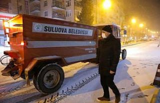 Suluova’da ekiplerin yoğun kar mesaisi