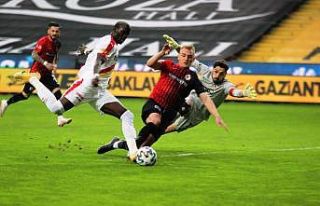 Süper Lig: Gaziantep FK: 0 - Göztepe: 0 (İlk Yarı)