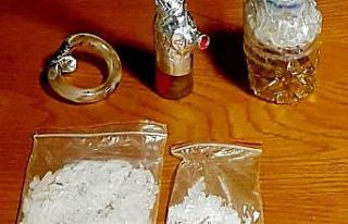 Şüphe üzerine durduruldu uyuşturucularla yakalandı