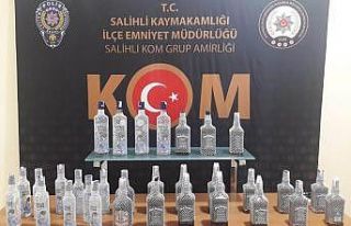 Şüpheli araçtan 31 şişe kaçak içki çıktı