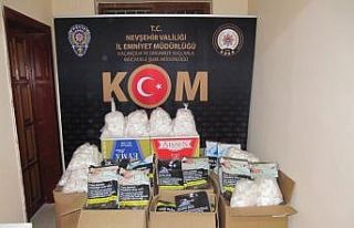 Şüpheli kamyondan 80 kilogram tütün ele geçirildi