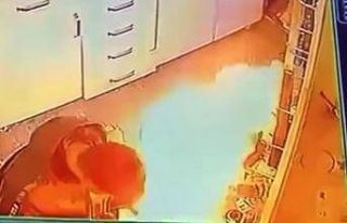 Tamir etmek istediği telefon alev aldı, neye uğradığını...