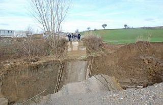 Tekirdağ’da korkutan görüntü: Köprü yıkıldı,...