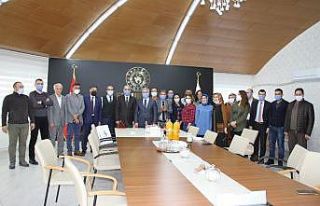 Tilkidöğen’e plaketli uğurlama