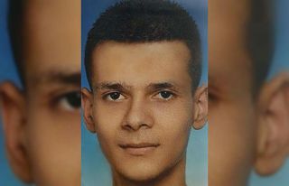 Tıra çarpan otomobildeki genç hayatını kaybetti