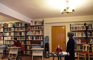 Tiran’daki Yunus Emre Enstitüsü’nde yüz yüze...