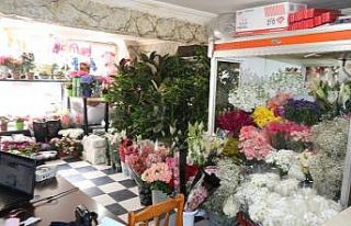 Toplu taşıma ve çiçekçilerde oluşabilecek yoğunluğa...