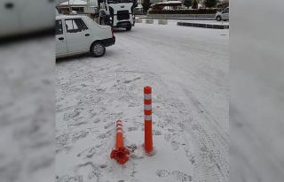 Trafik dubalarını kıranlara belediye tepki gösterdi