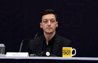 Transfer döneminde Mesut Özil konuşuldu