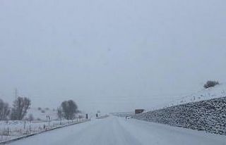 Tunceli’de ulaşıma kapalı 130 köy yolunda çalışmalar...