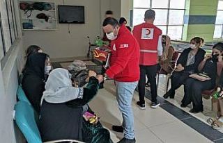 Türk Kızılay’ı sağlık çalışanları ile...