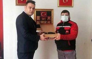 TÜSİKON’dan esnafa destek