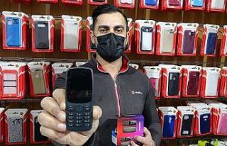 Tuşlu telefonlara rağbet arttı