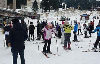 Uludağ’da pistler günübirlikçilerle doldu