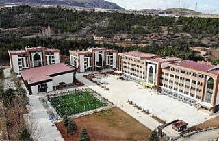 Üniversite kampüsü gibi İmam Hatip Lisesi