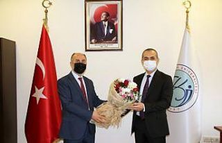 Üniversiteye yeni rektör yardımcıları atandı