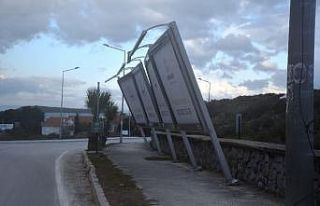 Urla sahillerini fırtına vurdu