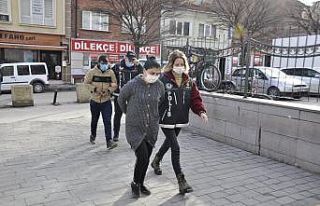 Uyuşturucu operasyonunda gözaltına alınan 2 kişi...