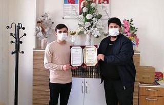 Uzaktan eğitimle hafız oldular